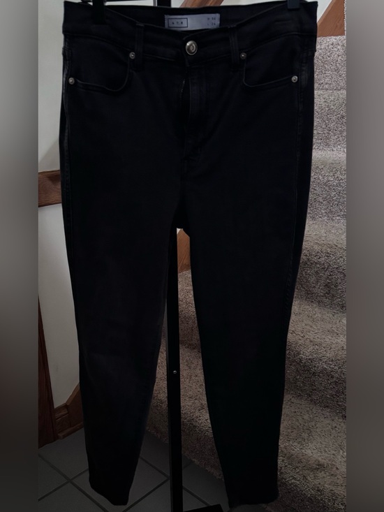 AYR Denim - VGUC Women’s AYR “The Riser" Black ( Onyx) Denim Sz. W: 30; L: 26